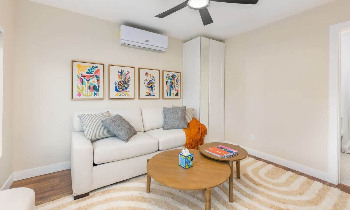 Photo of Livingroom in Blenman-Elm