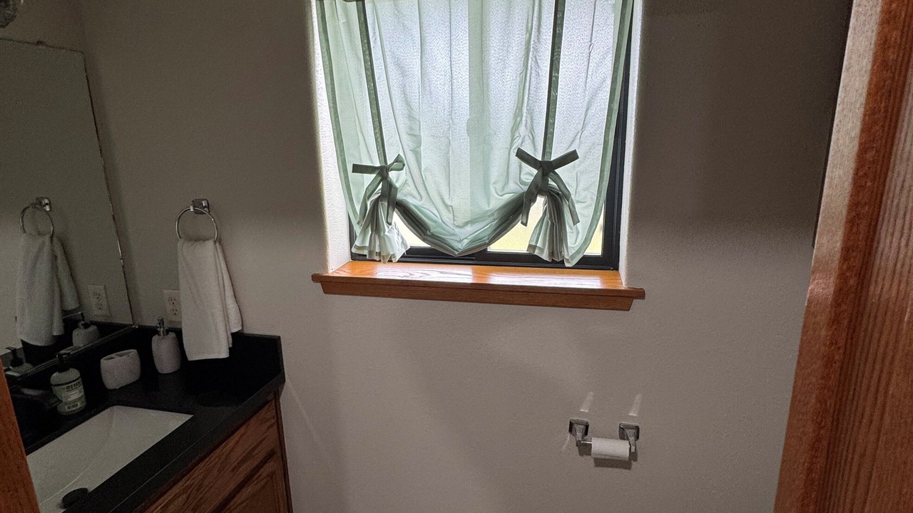 Photo of Bathroom in Colusa