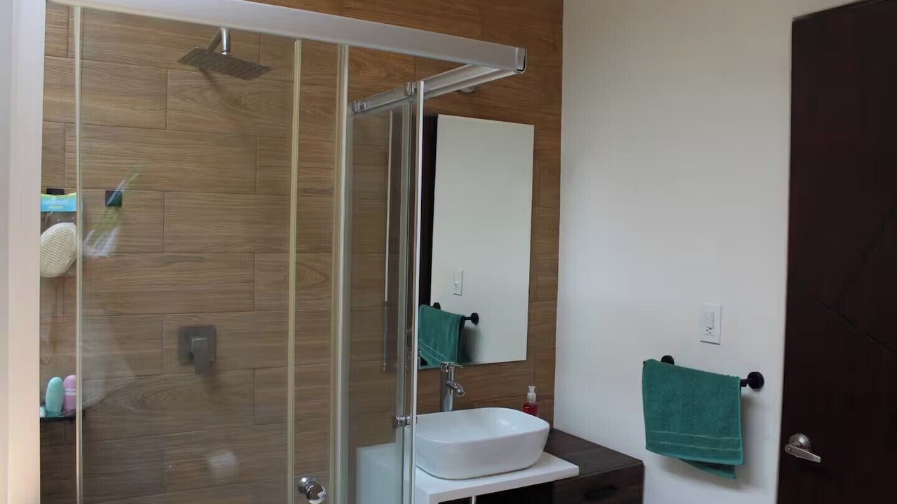 Photo of Bathroom in Burgos Bugambilias
