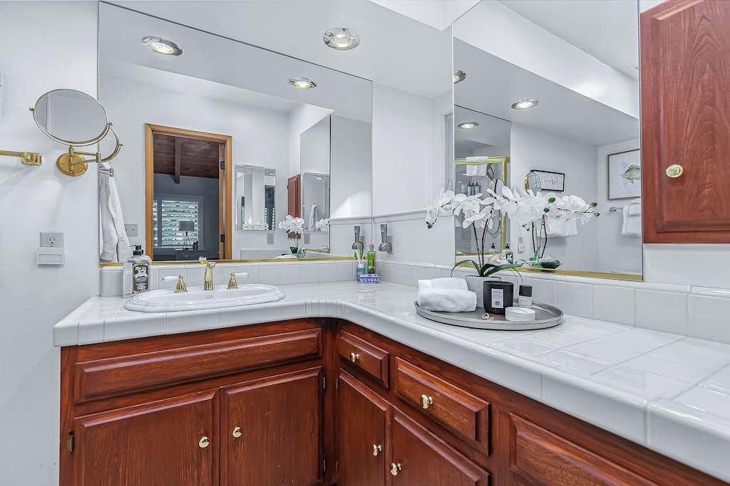 Photo of Bathroom in Blue Jay