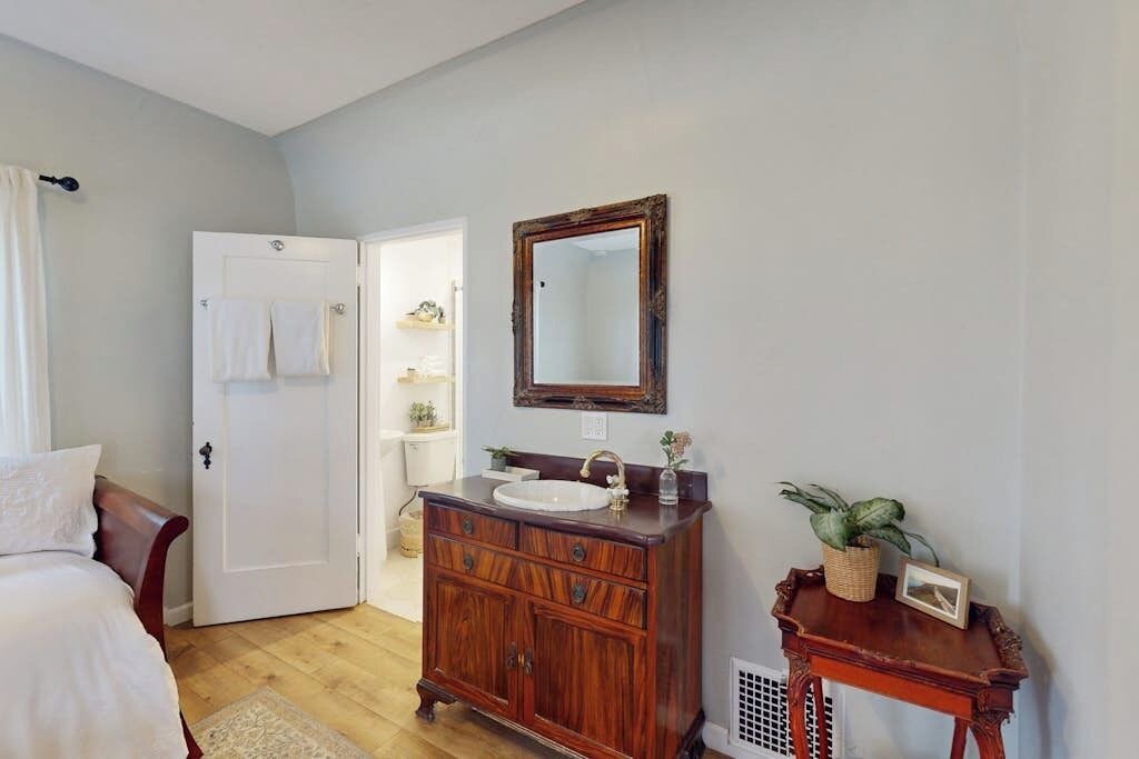 Photo of Bedroom in East Beach