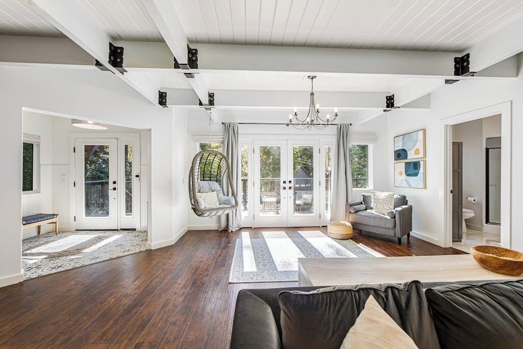 Photo of Livingroom in Cedar Glen