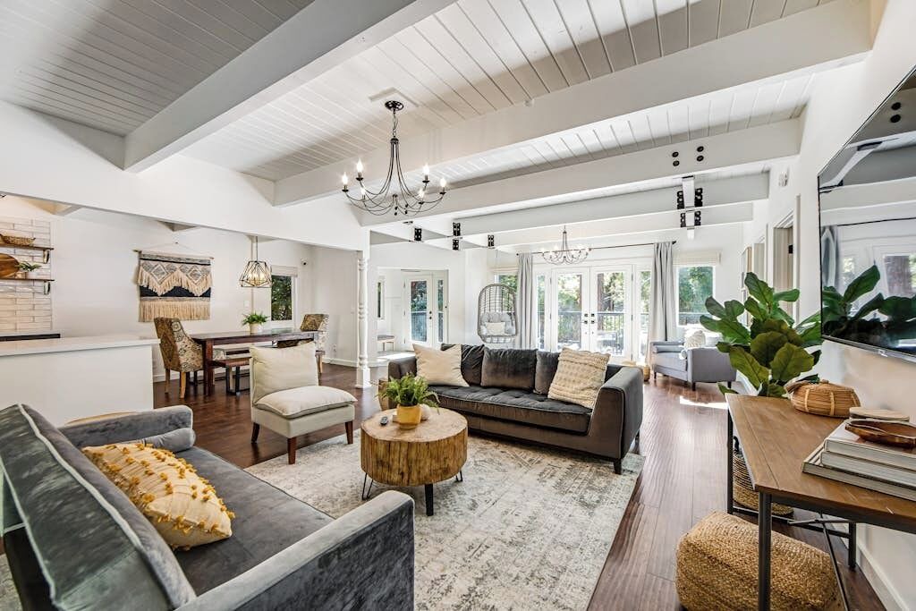 Photo of Livingroom in Cedar Glen