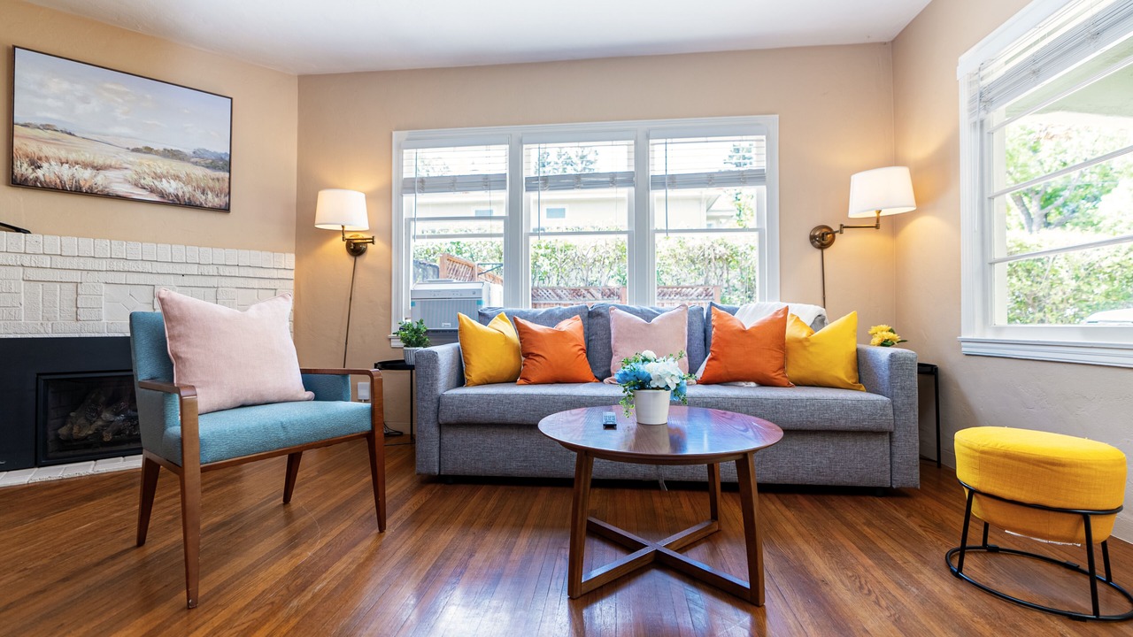 Photo of Livingroom in Loyola