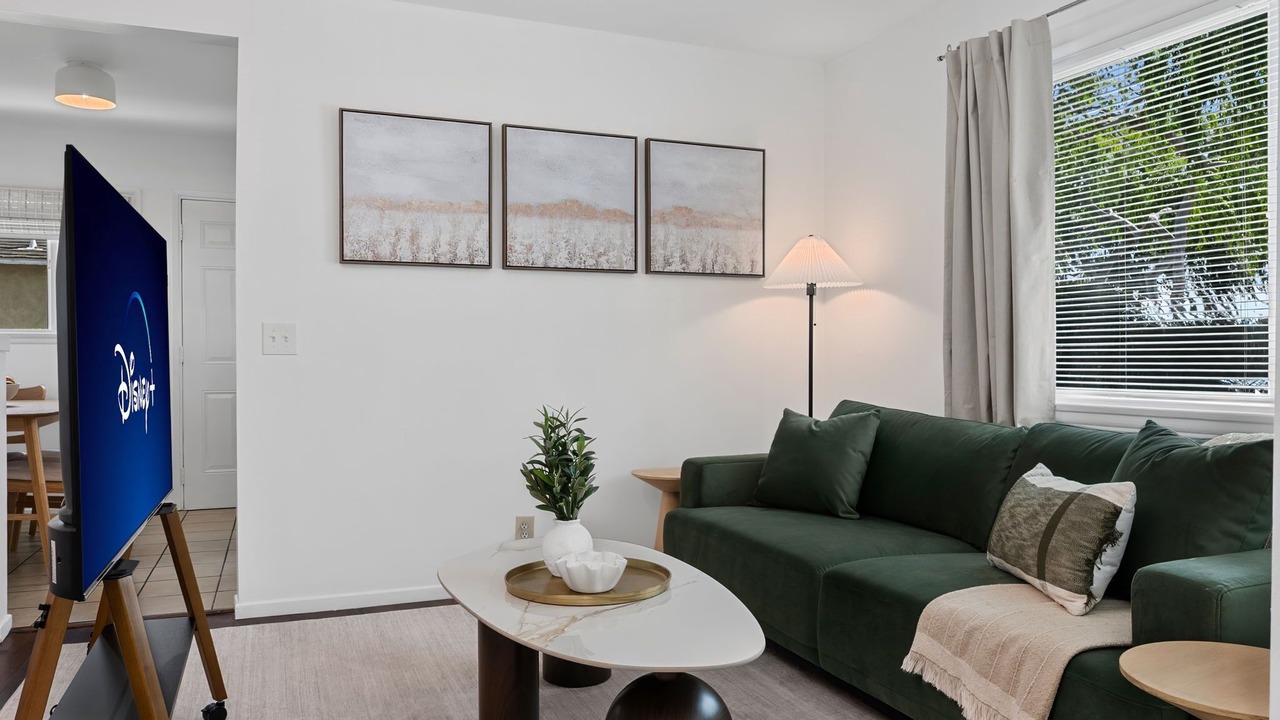 Photo of Livingroom in Fullerton