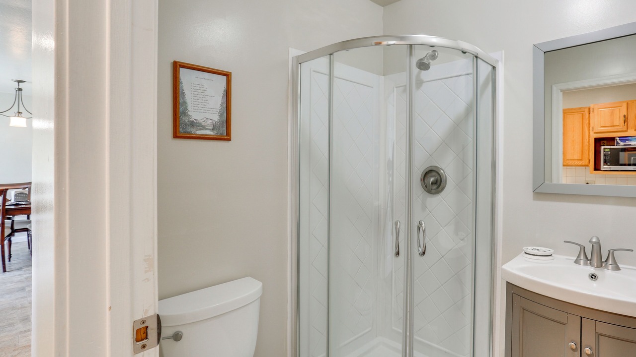 Photo of Bathroom in Colusa County