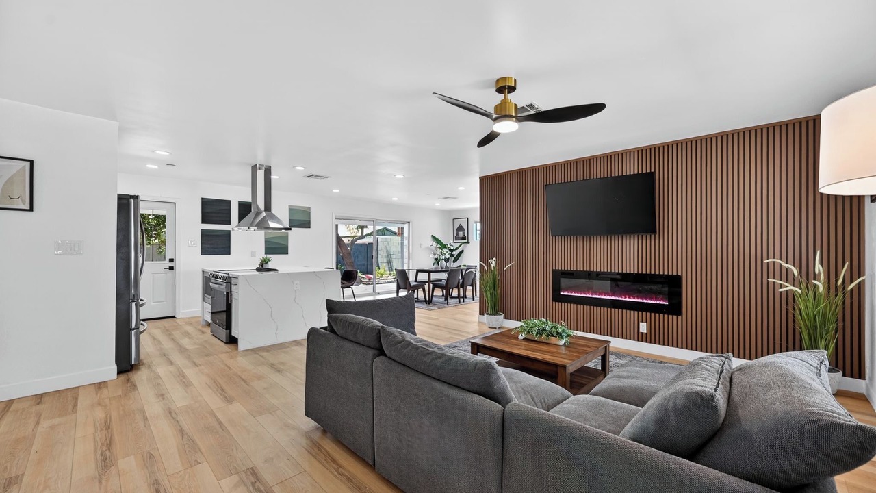 Photo of Livingroom in Papago Parkway
