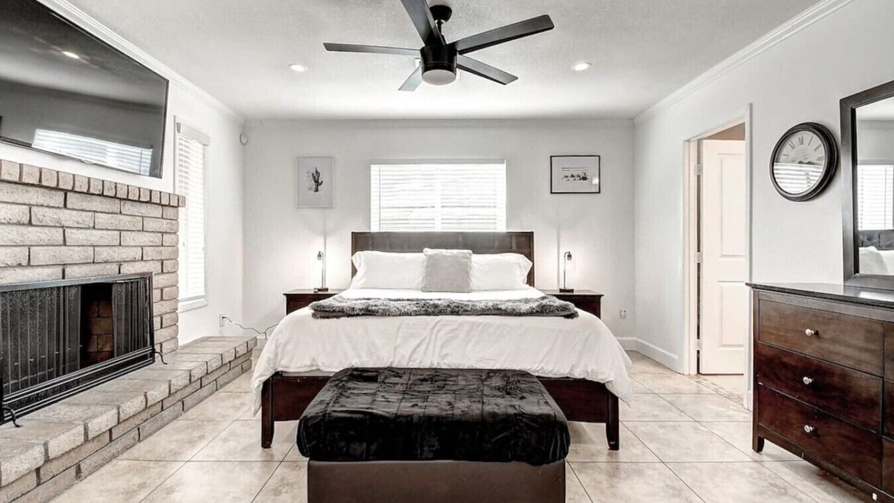 Photo of Bedroom in Paradise Valley Village