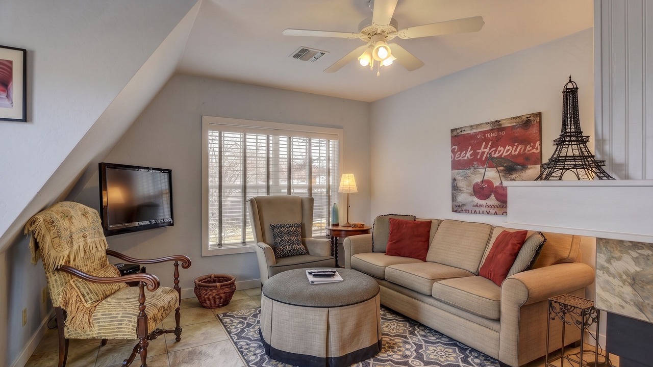 Photo of Livingroom in Nob Hill