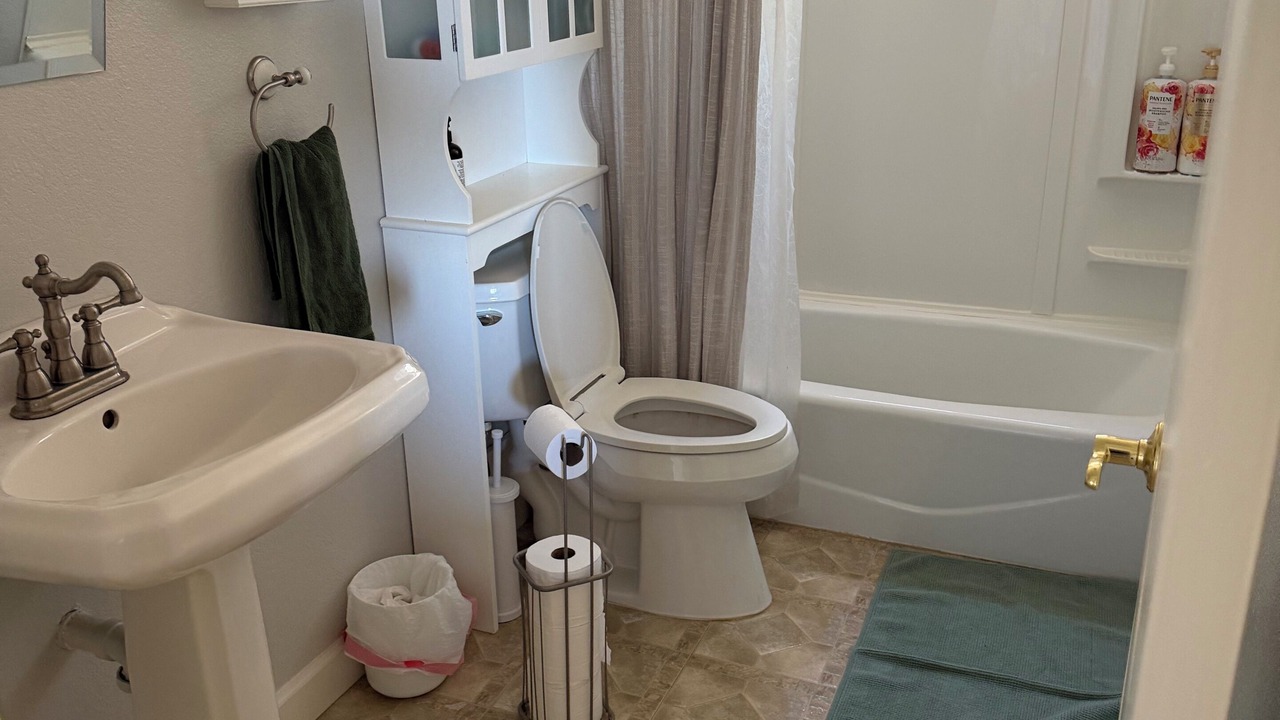 Photo of Bathroom in Oak Shores