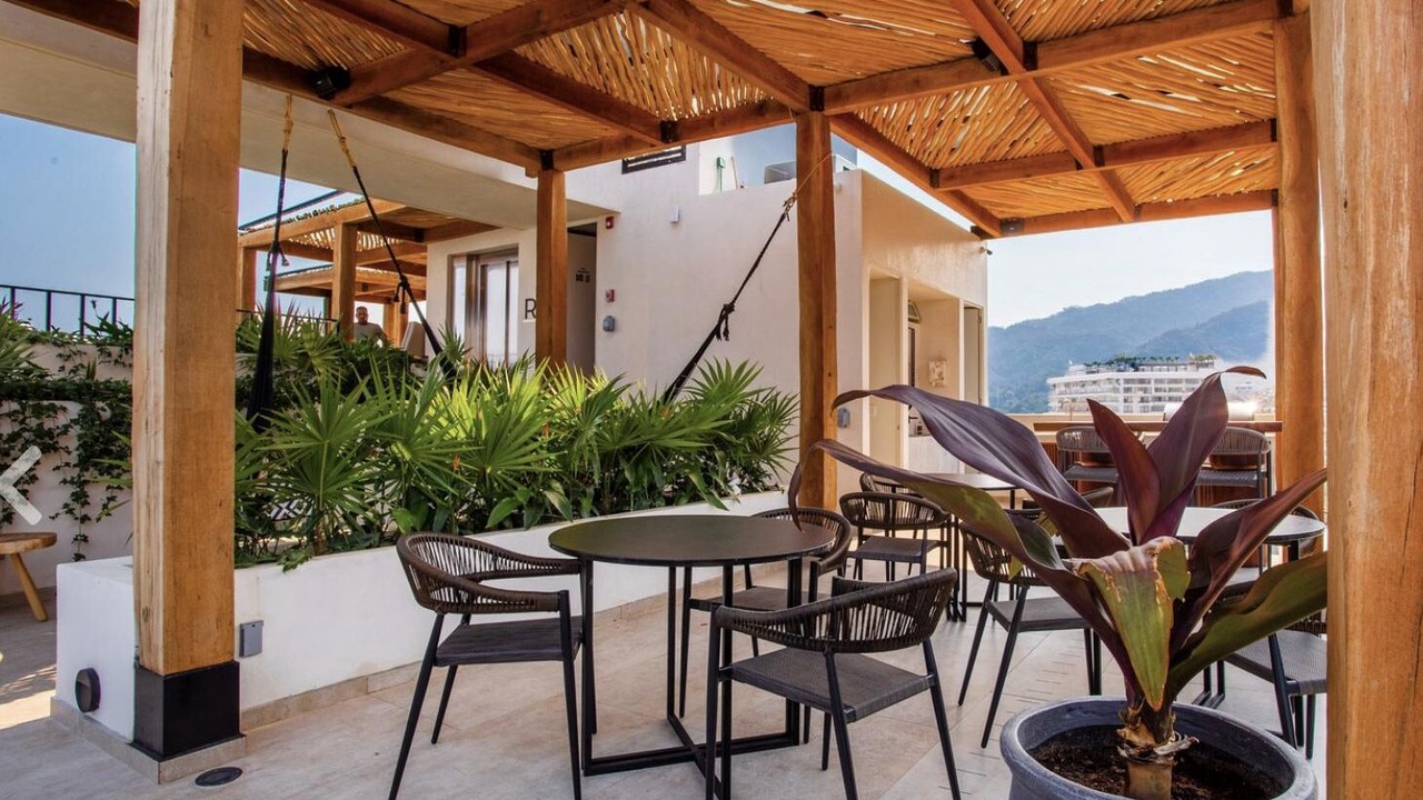 Photo of Outdoor in Romantic Zone