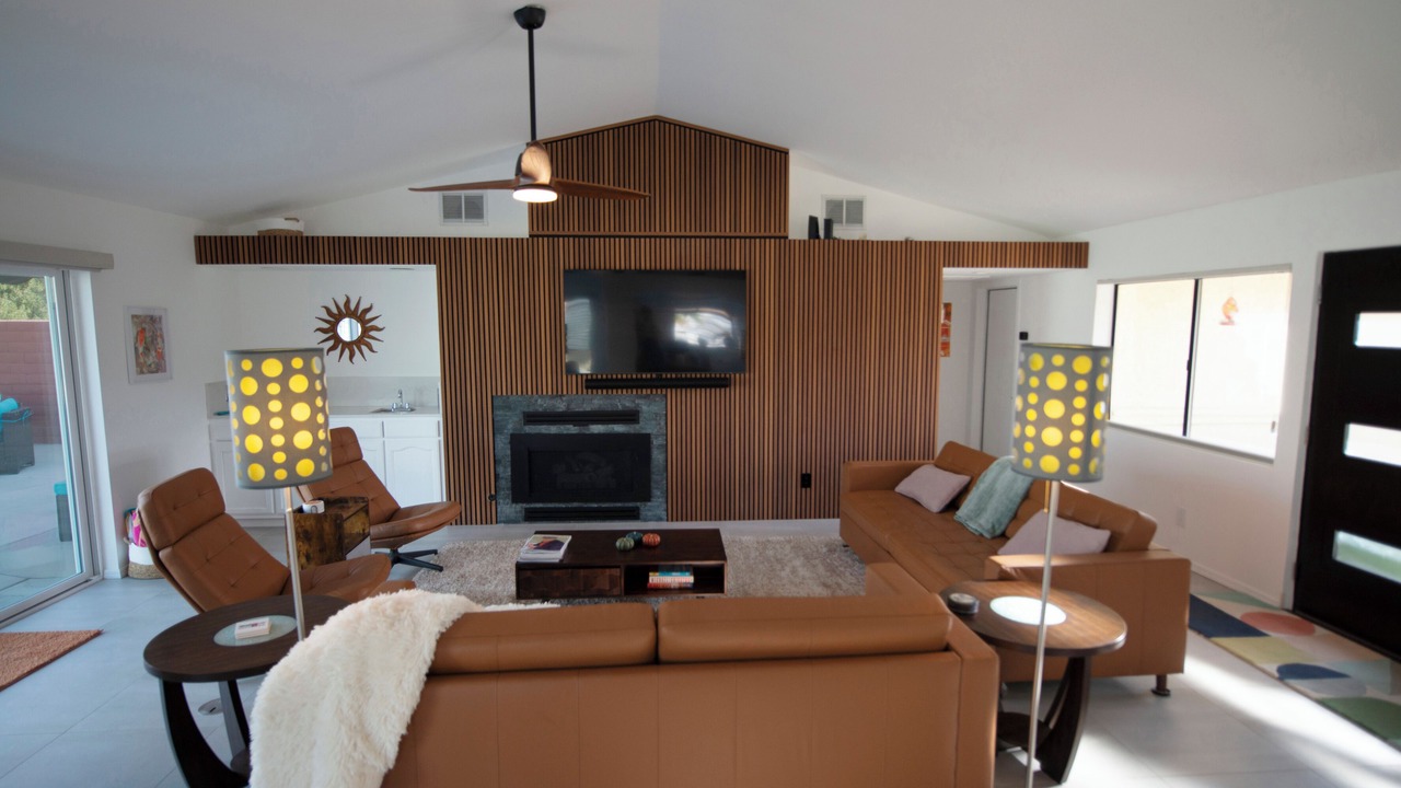 Photo of Livingroom in Racquet Club West