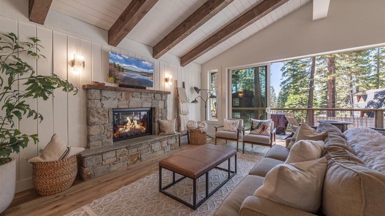 Photo of Livingroom in Lake Forest