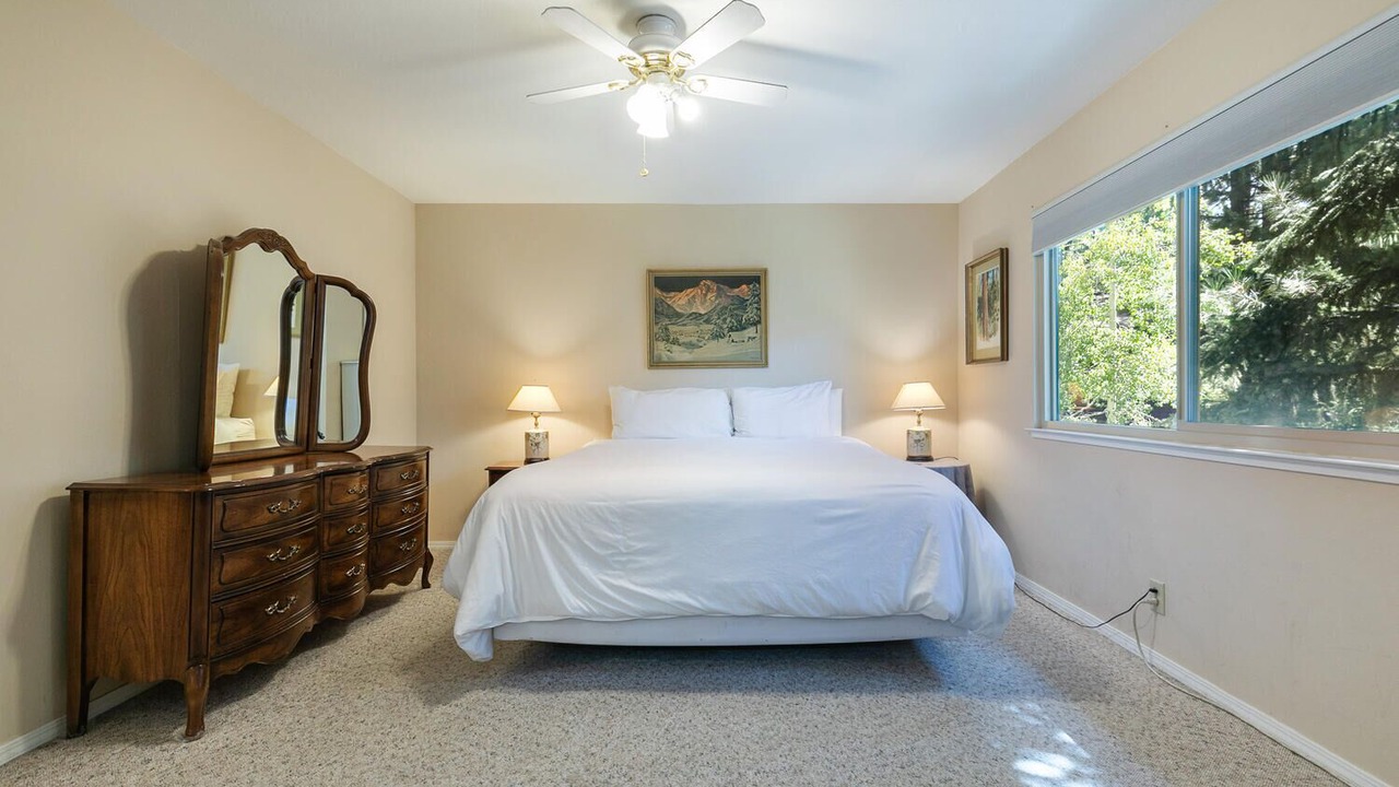 Photo of Bedroom in Lake Forest