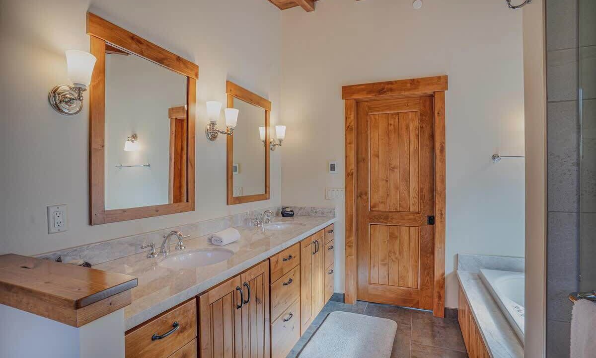 Photo of Bathroom in Lake Forest