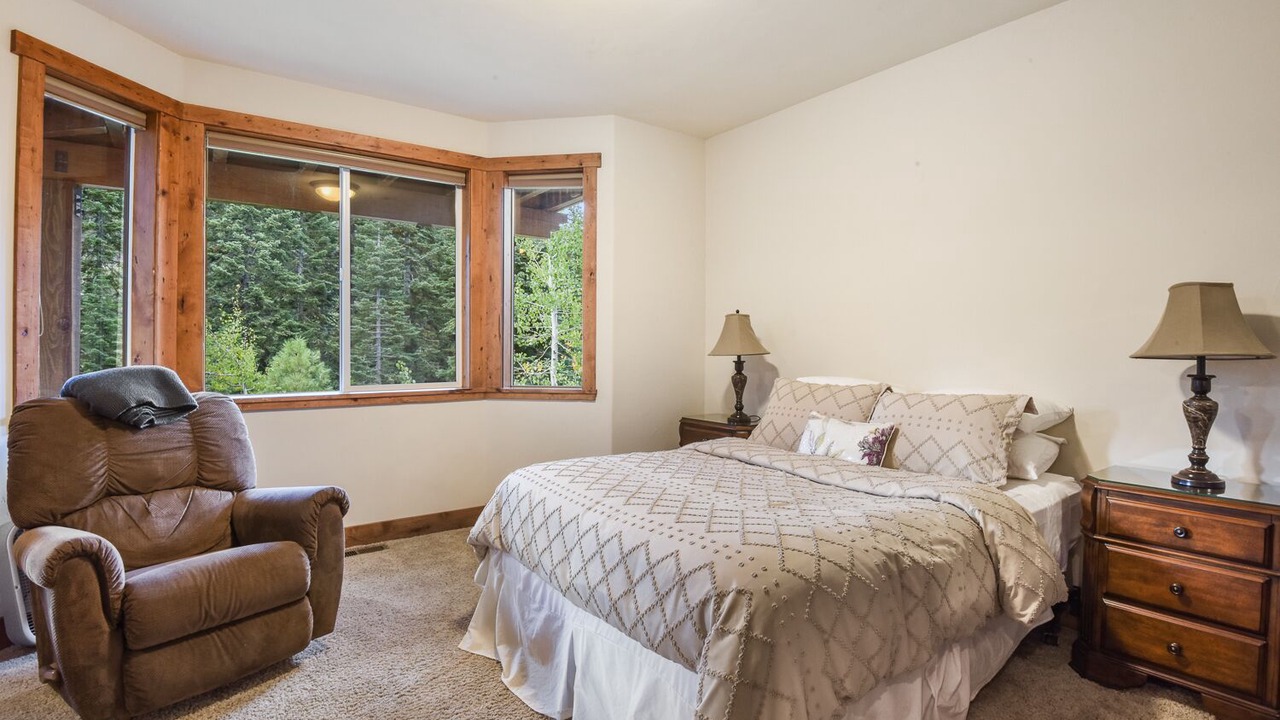 Photo of Bedroom in Kingswood Estates