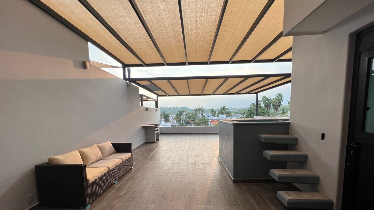 Photo of Outdoor in L