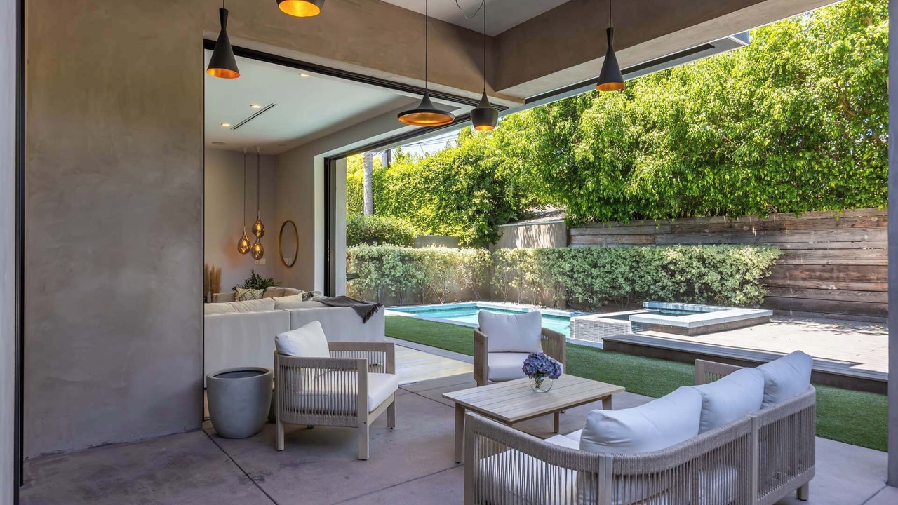 Photo of Patio Balcony in Carthay Circle