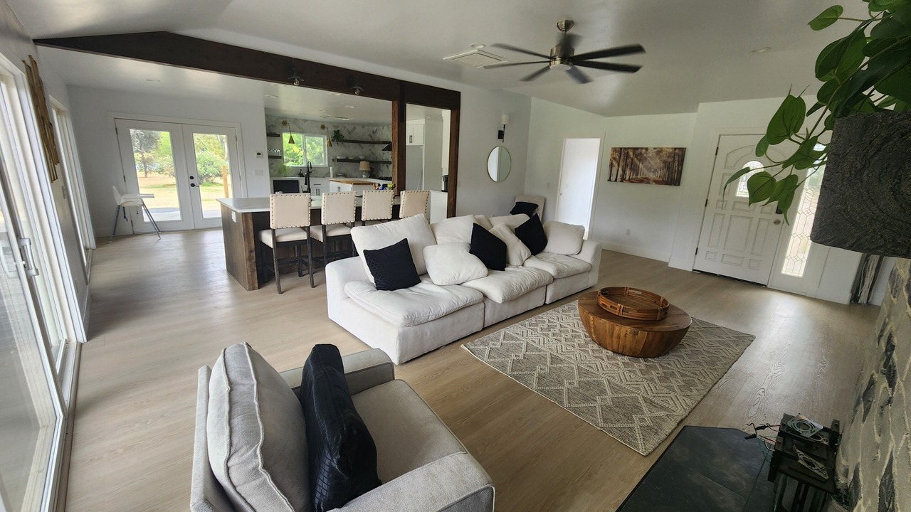 Photo of Livingroom in Red Bluff