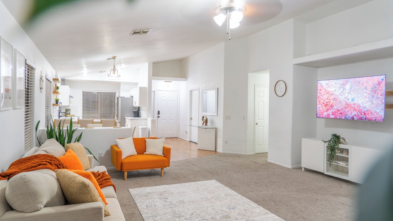 Photo of Livingroom in South Mountain