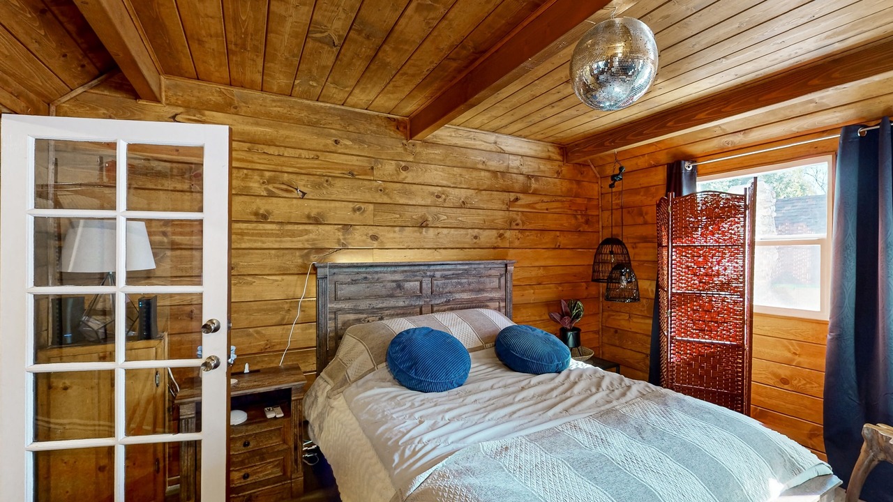 Photo of Bedroom in Cedar Glen