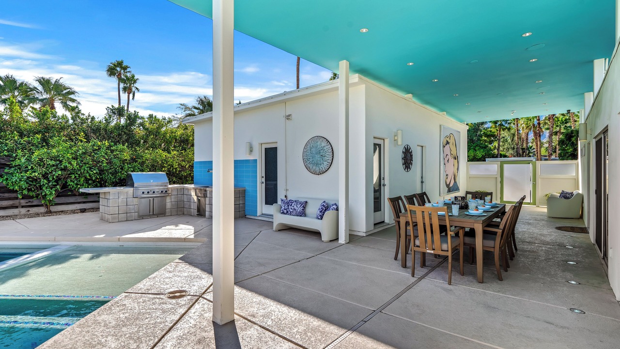 Photo of Outdoor in Racquet Club Estates