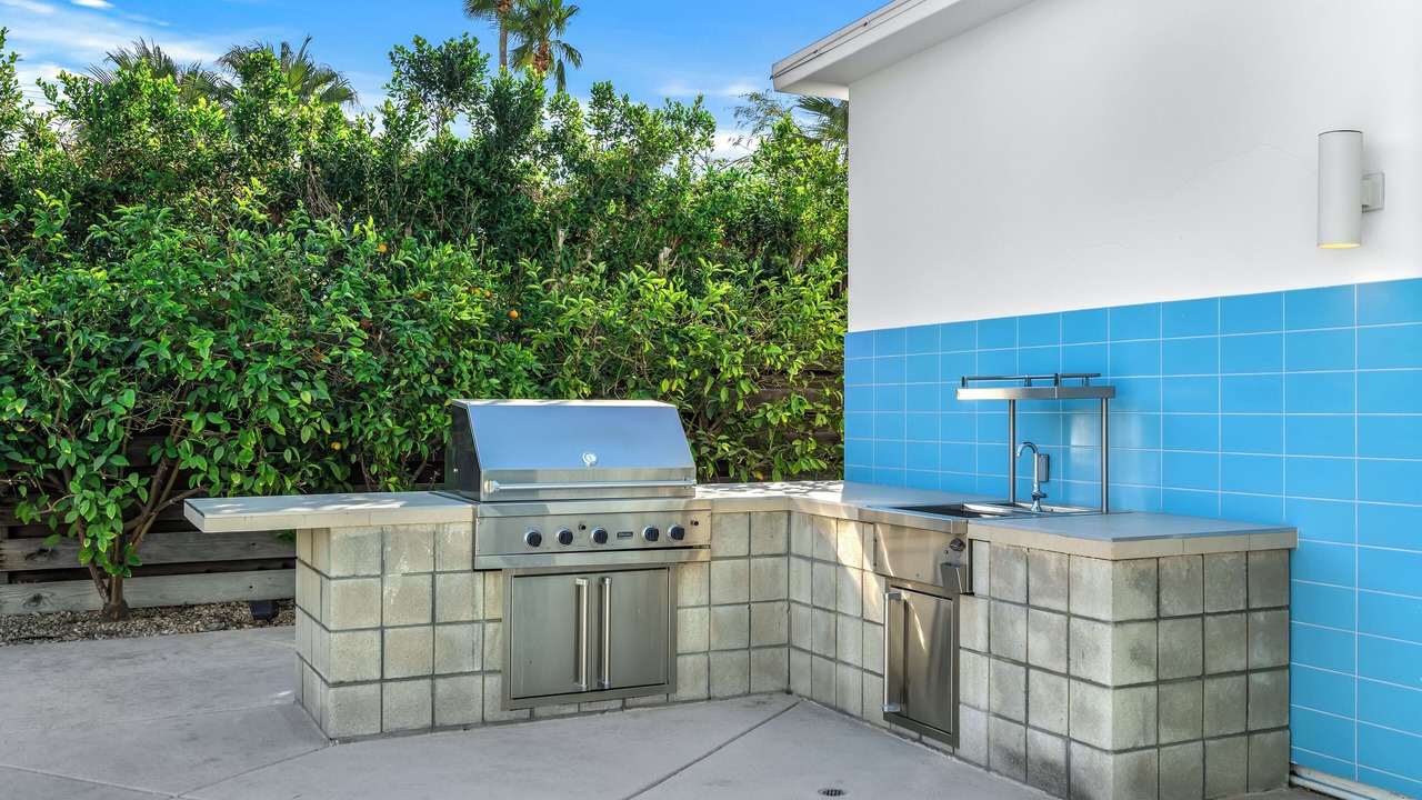 Photo of Patio Balcony in Racquet Club Estates