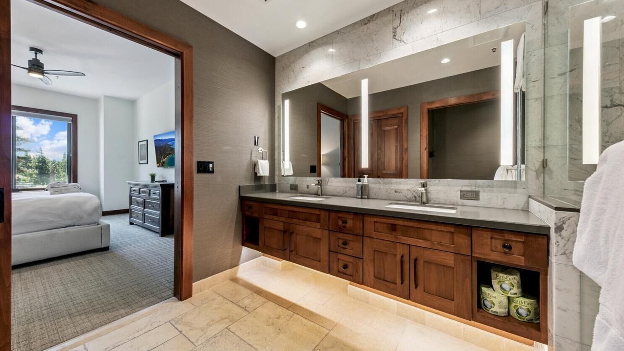 Photo of Bathroom in Lakeside Park