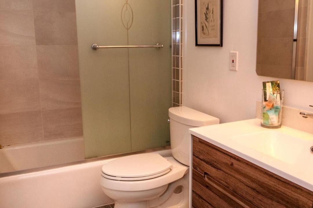 Photo of Bathroom in Willow Glen South - Lincoln Glen