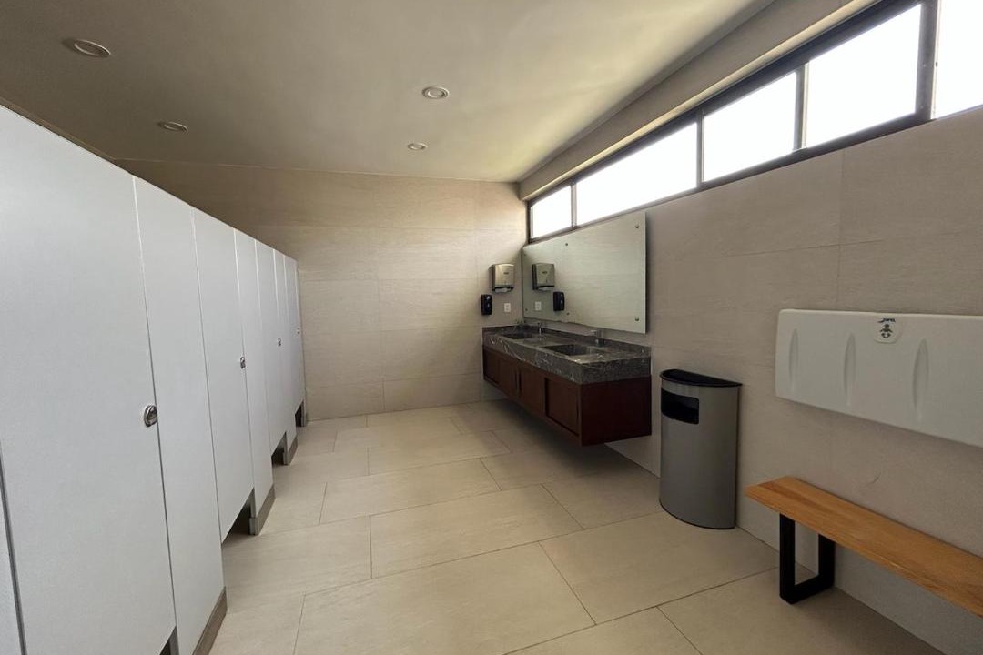 Photo of Bathroom in Anton Lizardo