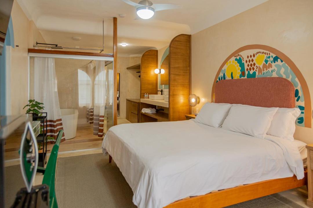 Photo of Others in Romantic Zone