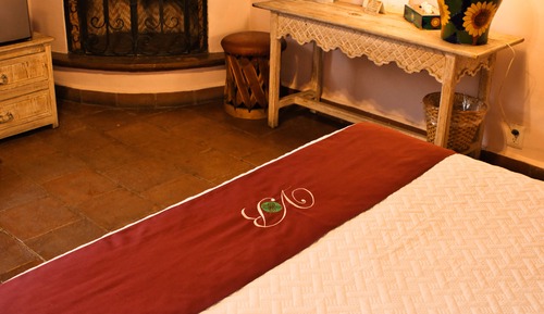 Suite with 2 Double beds and Cathedral View (Girasoles)