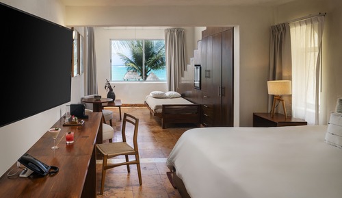 Rooftop Beachfront Suite
