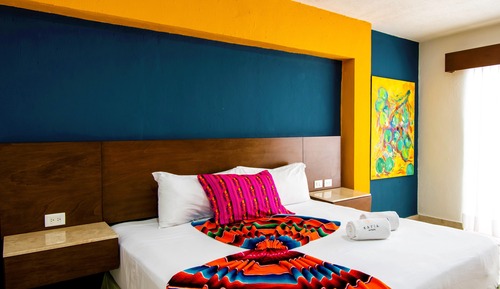 Standard Room, 1 King Bed