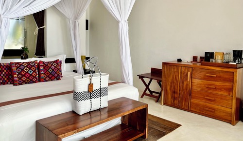 Deluxe Room, 1 King Bed, Private Pool, Beachfront