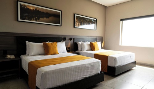 Room, 2 Queen Beds, Partial View