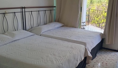Standard Room, 2 Double Beds