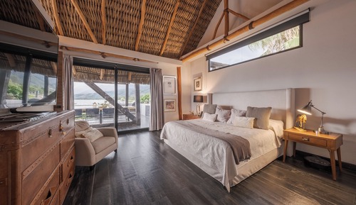 Luxury Cabin, Lake View