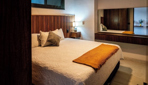 Deluxe Studio Suite