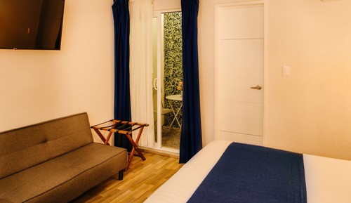 Deluxe Suite, 1 Queen Bed with Sofa bed