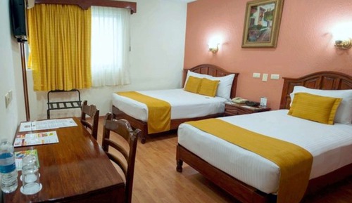 Standard Room, Multiple Beds, Non Smoking