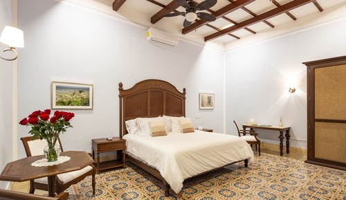 Deluxe Suite, 1 King Bed