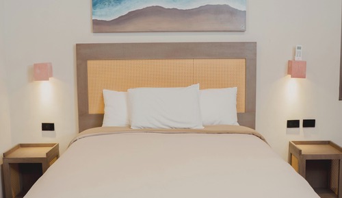 Deluxe Room, 1 Queen Bed, Beach View