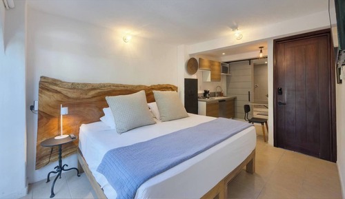 Deluxe Studio, Balcony