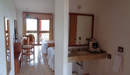 Basic Double Room, 2 Queen Beds