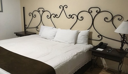 Deluxe Room, 1 King Bed