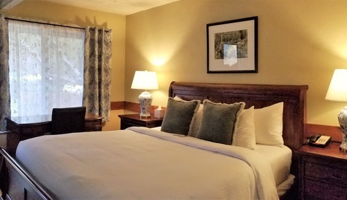 Standard Room, 1 King Bed