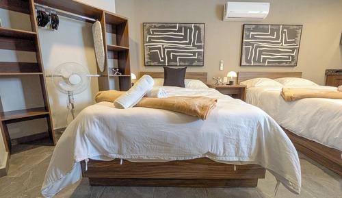 Comfort Studio, 2 Queen Beds