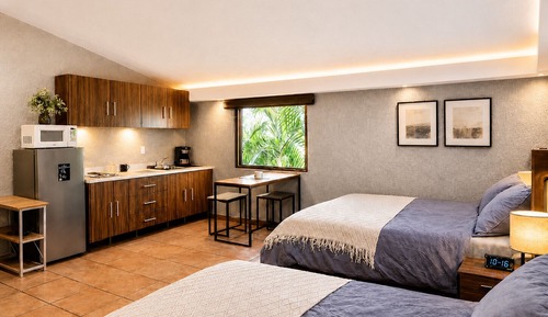 Deluxe Apartment, 2 Queen Beds, Kitchenette