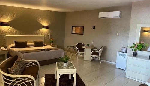 Comfort Suite, Balcony, City View